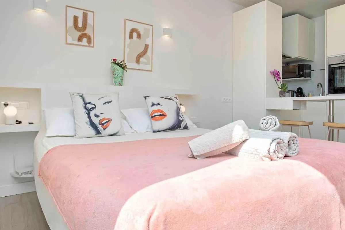 Escape At Marbella, Premium Apartment, 5Min On Beach Μαρμπέλλα