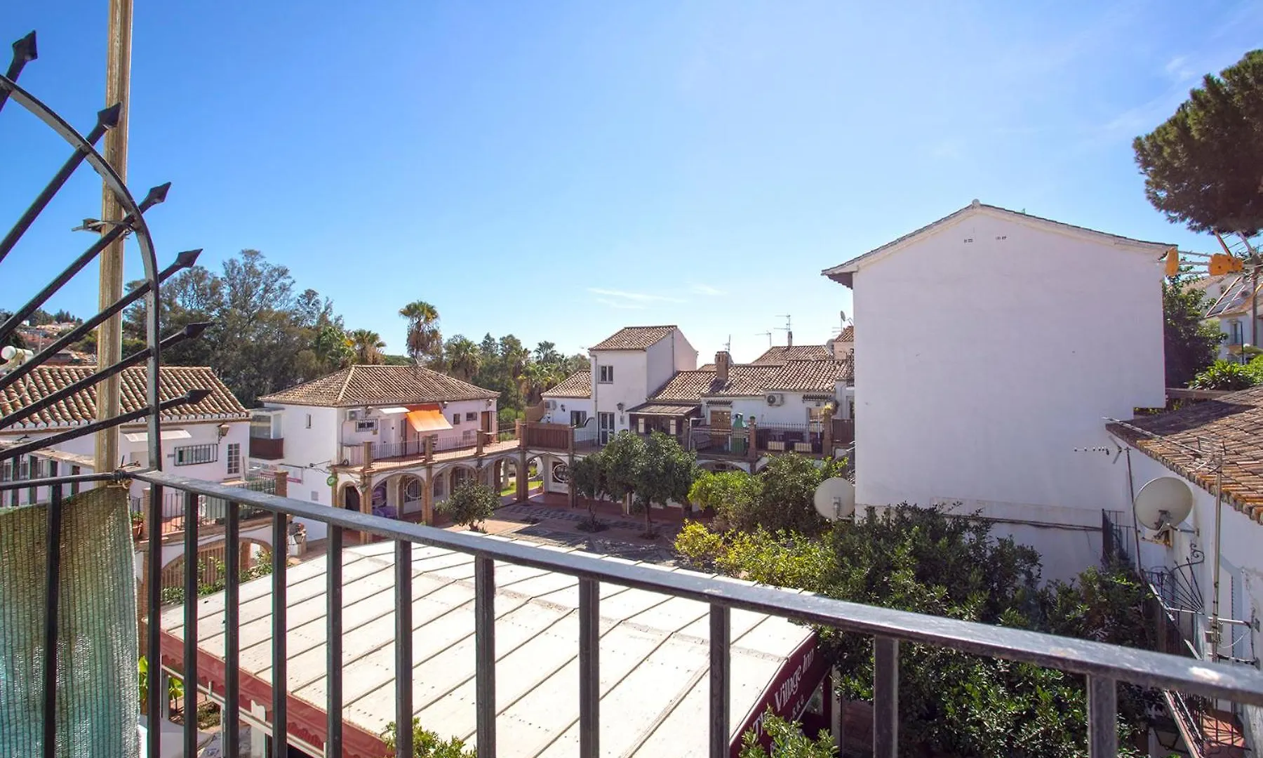Escape At Marbella, Premium Apartment, 5Min On Beach